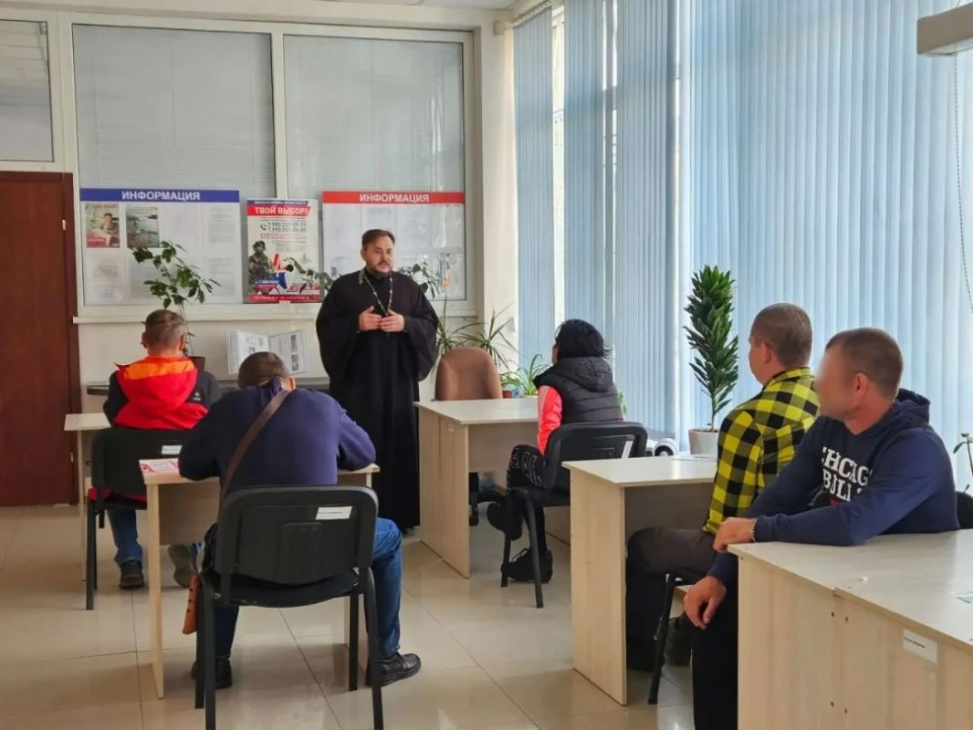 В Бердянском филиале УИИ УФСИН России по Запорожской области прошло профилактическое мероприятие с участием священнослужителя