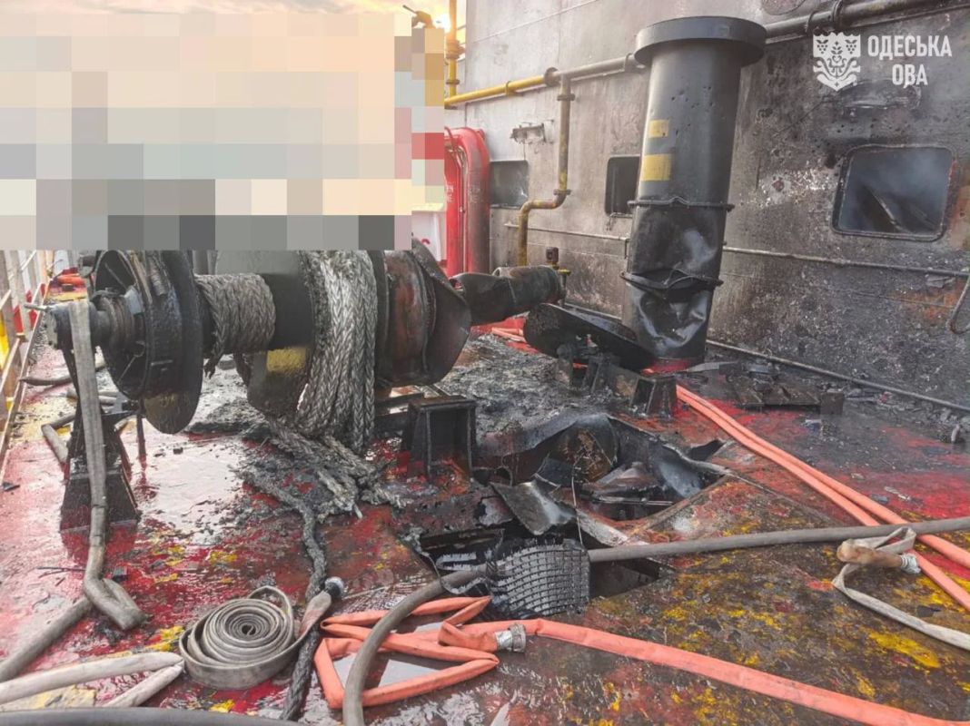 В Черном море дрон атаковал коммерческое судно под флагом Маршалловых островов с рапсовым маслом, сообщает Одесская ОВА
