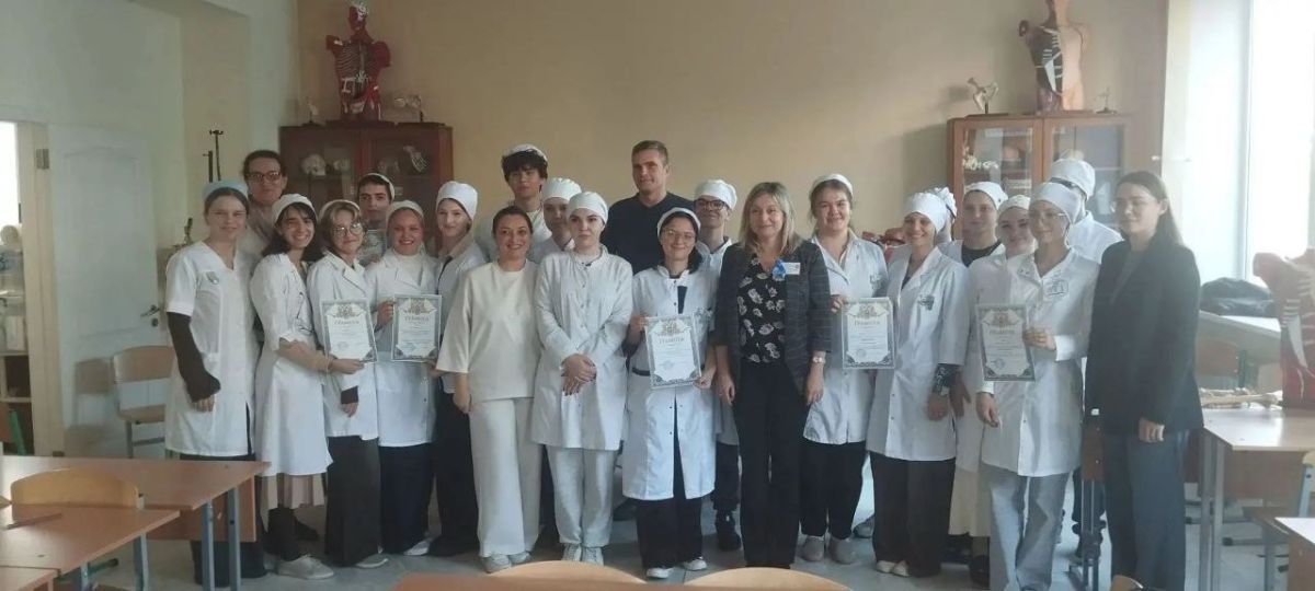 Студенты Бердянского медколледжа блеснули знаниями на интеллектуальной викторине