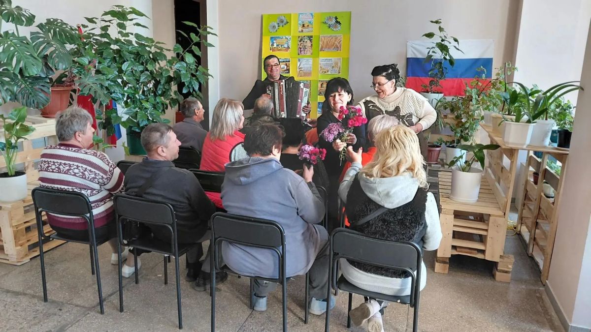 С благодарностью людям труда