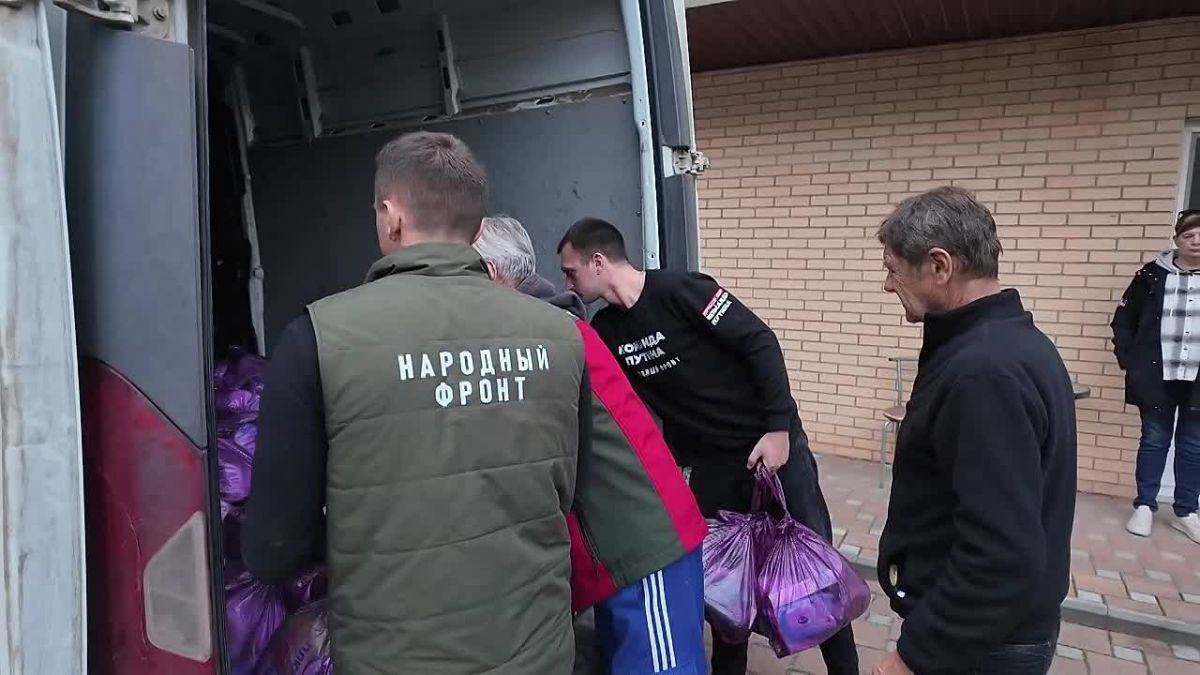 «Народный фронт» доставил гуманитарную помощь переселенцам и инвалидам Запорожской области