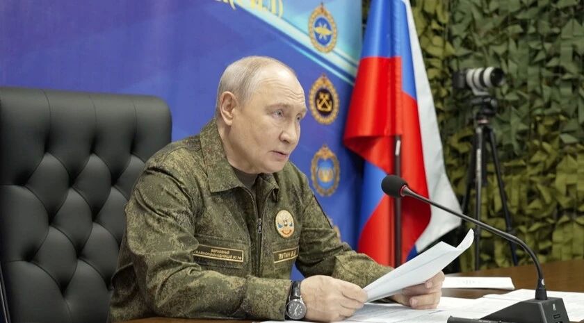 Путин поручил повысить защищенность гражданских объектов от атак ВСУ