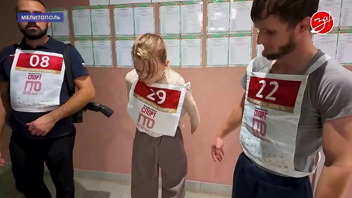 Сегодня спорткомплекс «Южный» в Мелитополе стал площадкой сдачи норм ГТО для семей Запорожской области