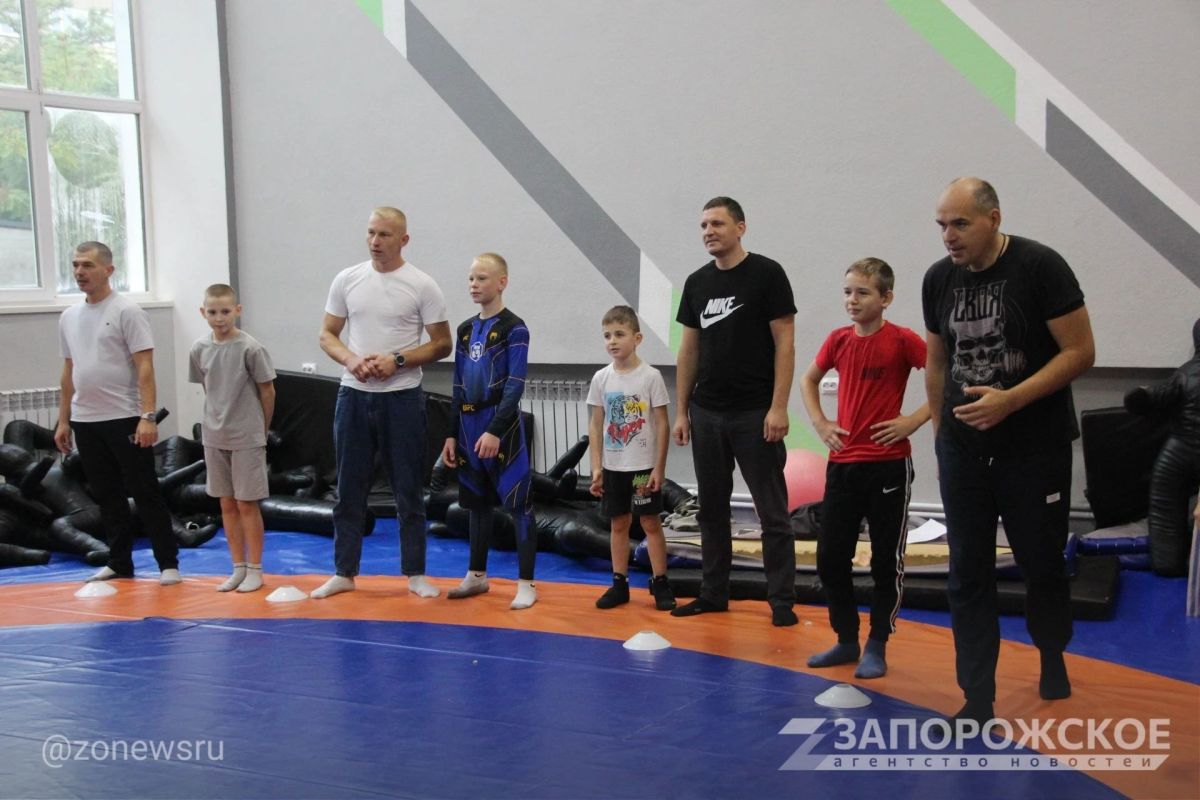 В Мелитополе ярко отметили День отца — прошла семейная спортивная эстафета!