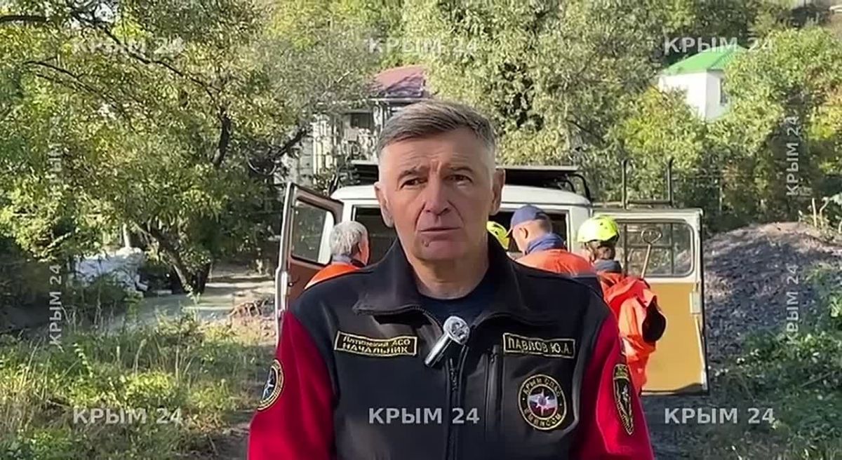 В посёлке Васильевка возле реки Дерекой местные жители отказались от эвакуации после подтопления Для обеспечения безопасности людей ночью спасатели следили за ситуацией в посёлке Кореиз, сообщил начальник Ялтинского...