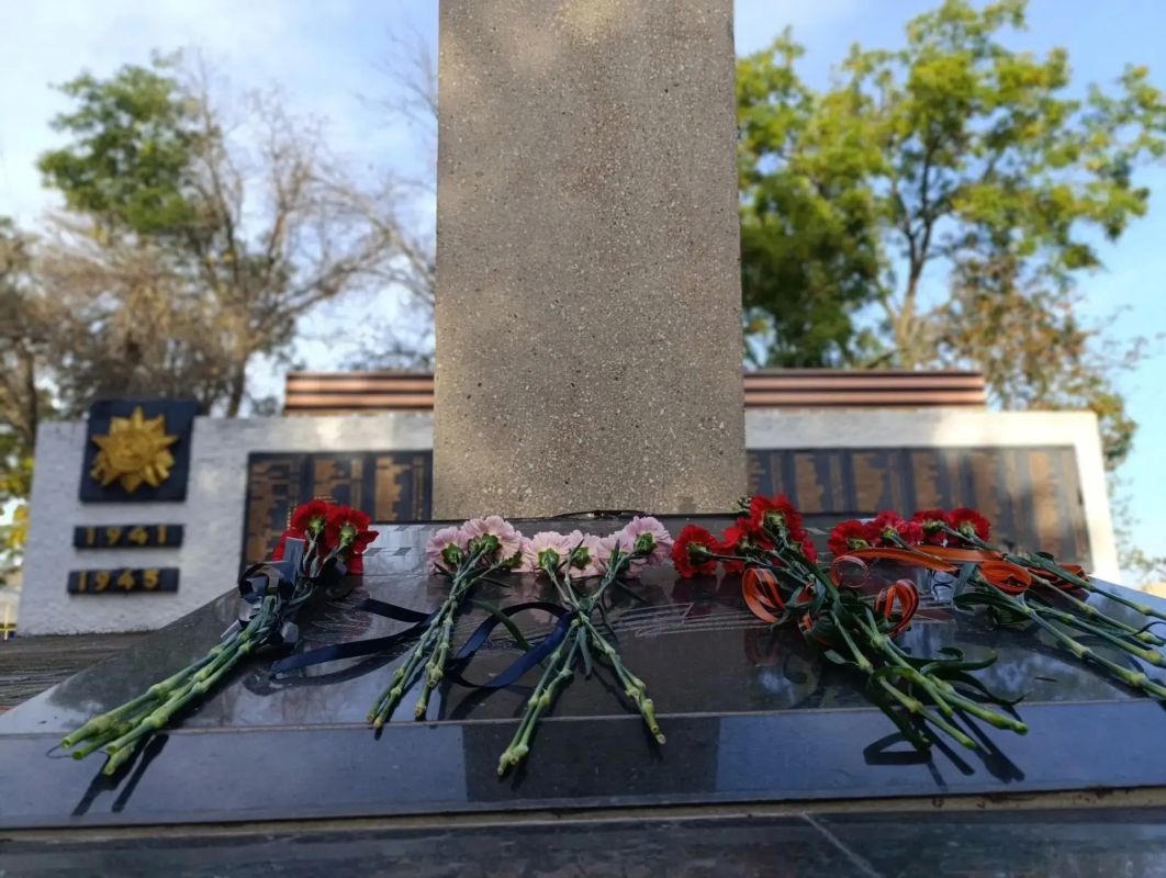 Церемония возложения цветов, посвященная 83-й годовщине освобождения Васильевки и района