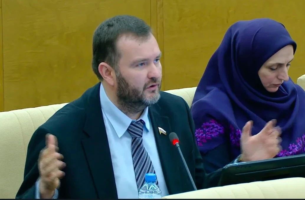 Дмитрий Ворона: В продолжение темы сегодняшнего пленарного заседания хочу остановиться еще на двух важных для наших регионов законопроектах